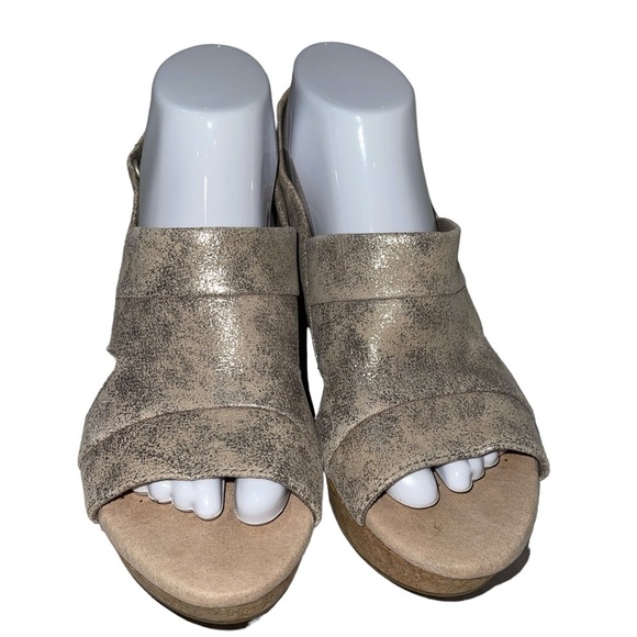 Clarks Collection Women Sandals Size 9M Metallic Slip On Cork Wedge Platform - Picture 2 of 14